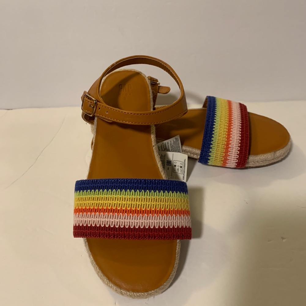 GAP Girl’s Stylish Rainbow Sandals size 3 NWT